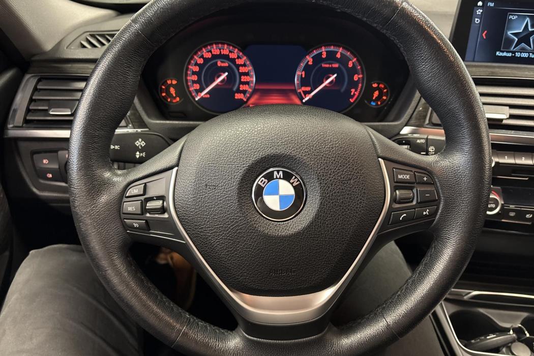 BMW 320 2019