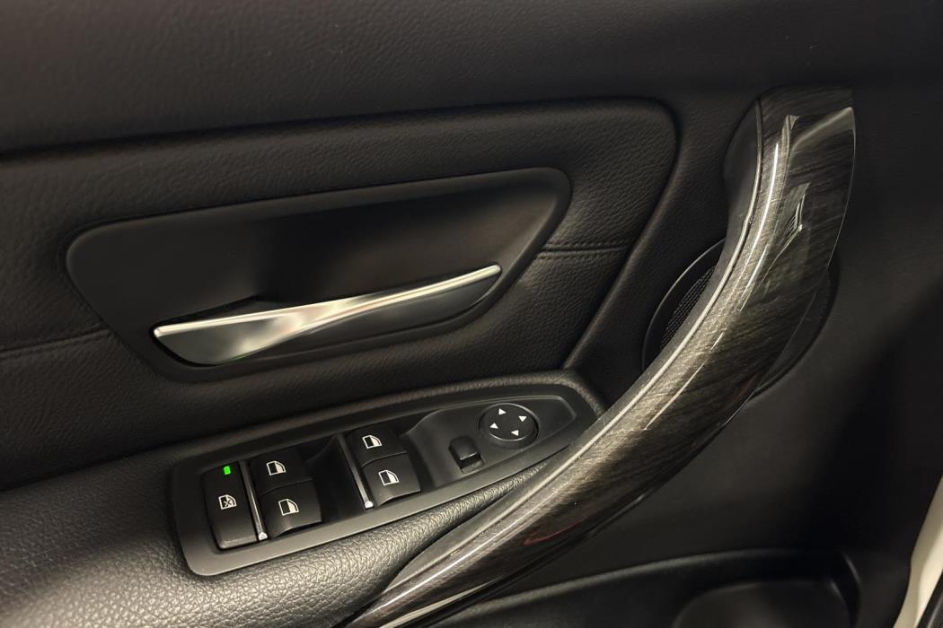 BMW 320 2019