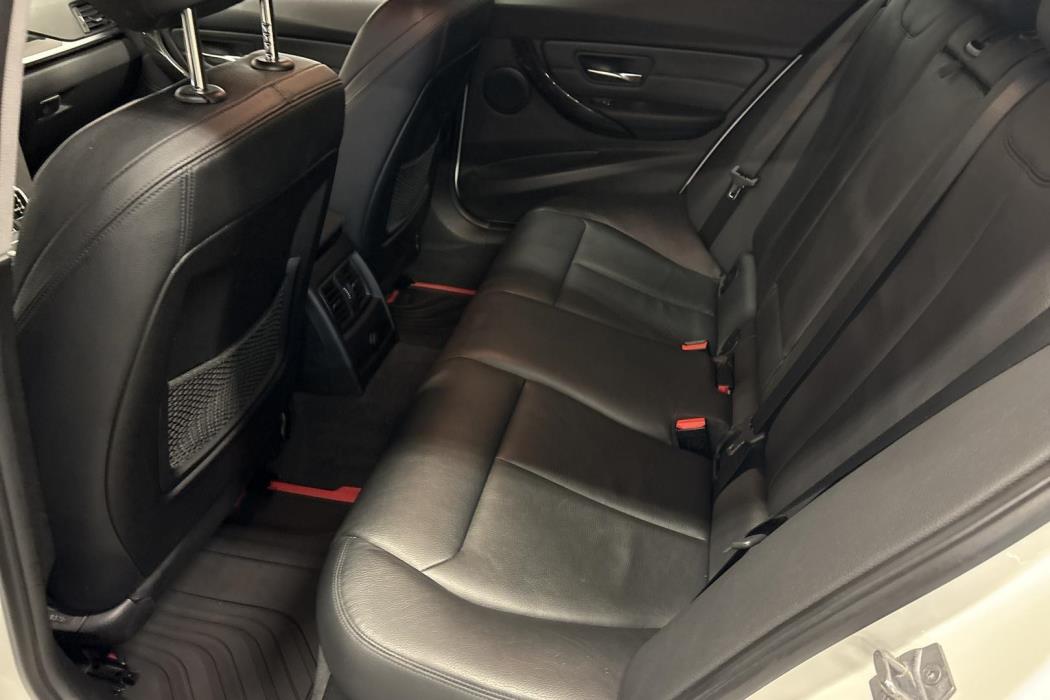 BMW 320 2019