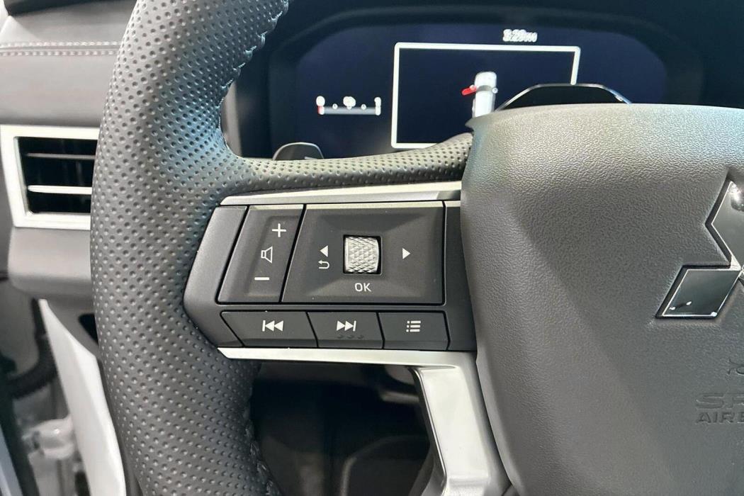 Mitsubishi Outlander 2025