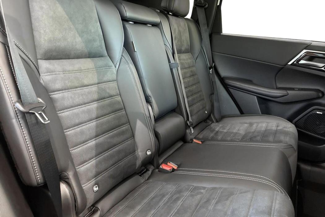 Mitsubishi Outlander 2025