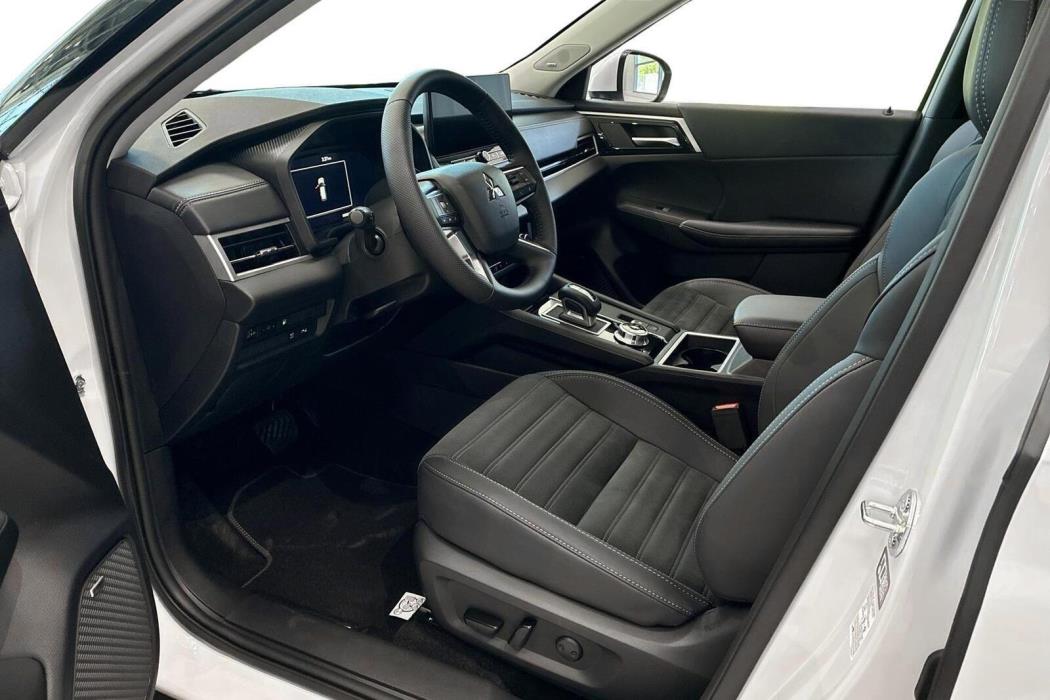 Mitsubishi Outlander 2025