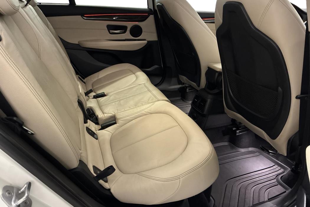 BMW 220 2016