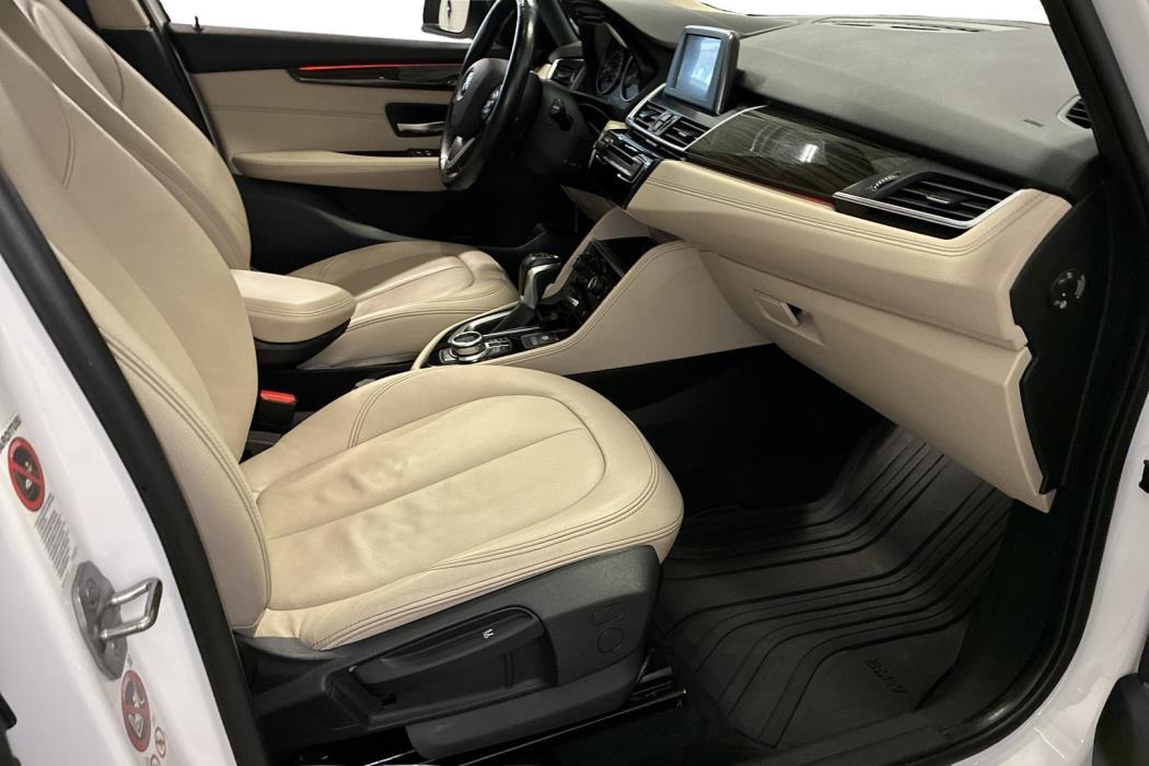 BMW 220 2016