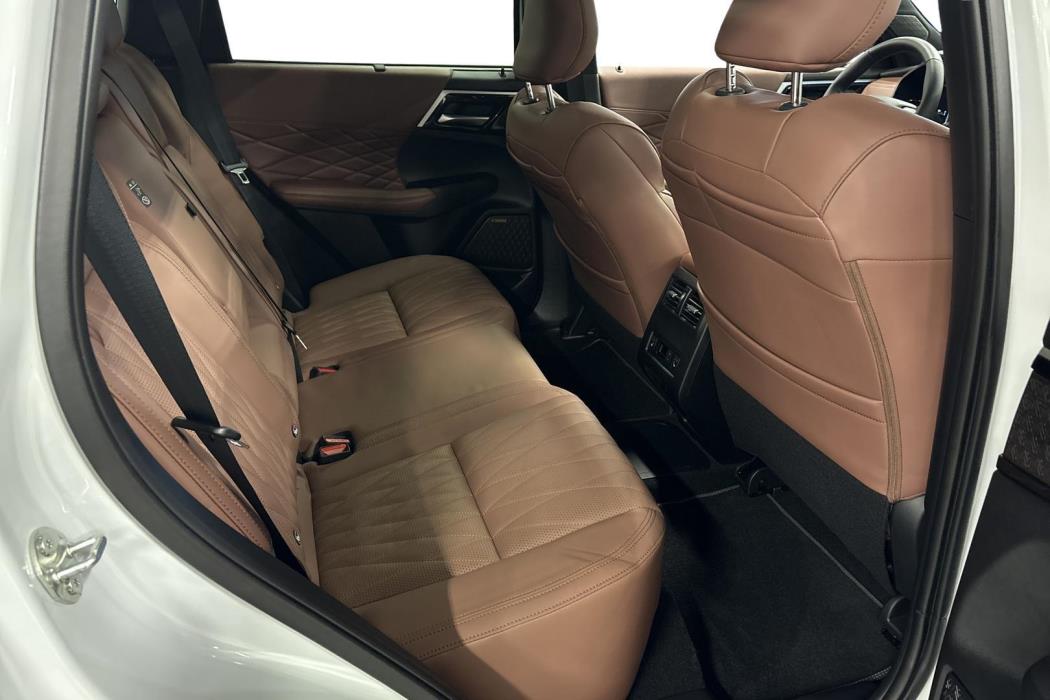 Mitsubishi Outlander 2025