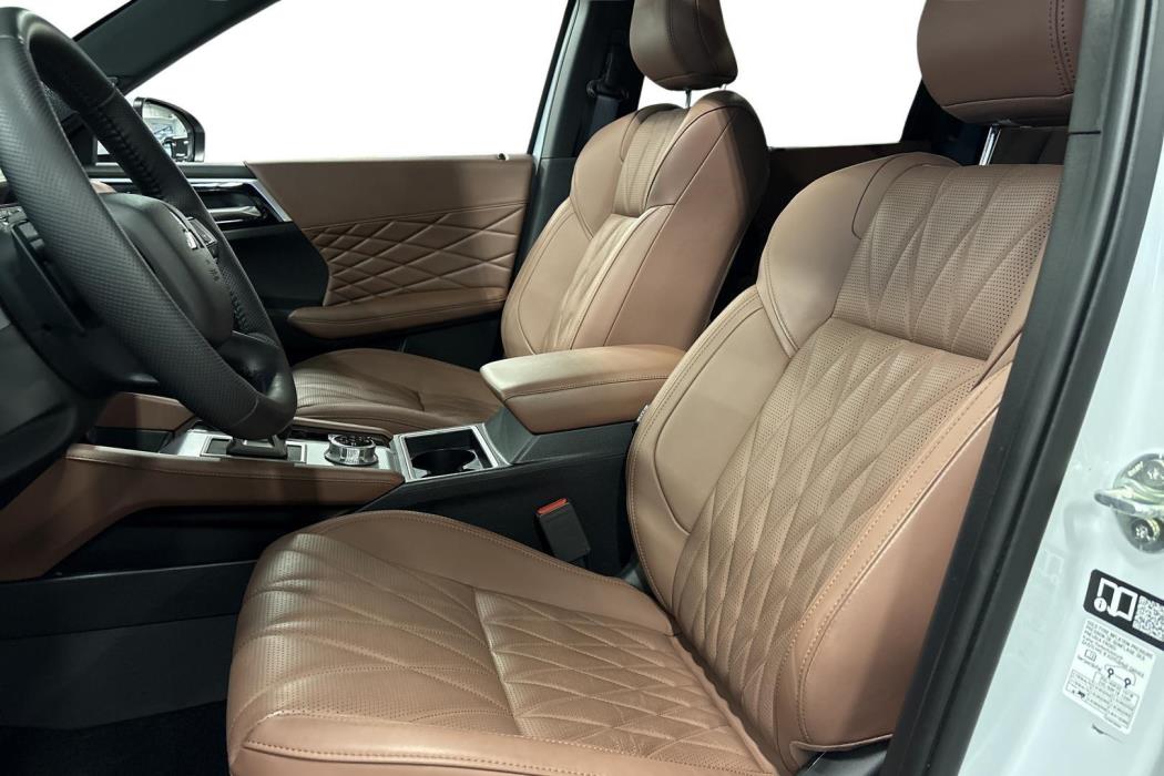 Mitsubishi Outlander 2025