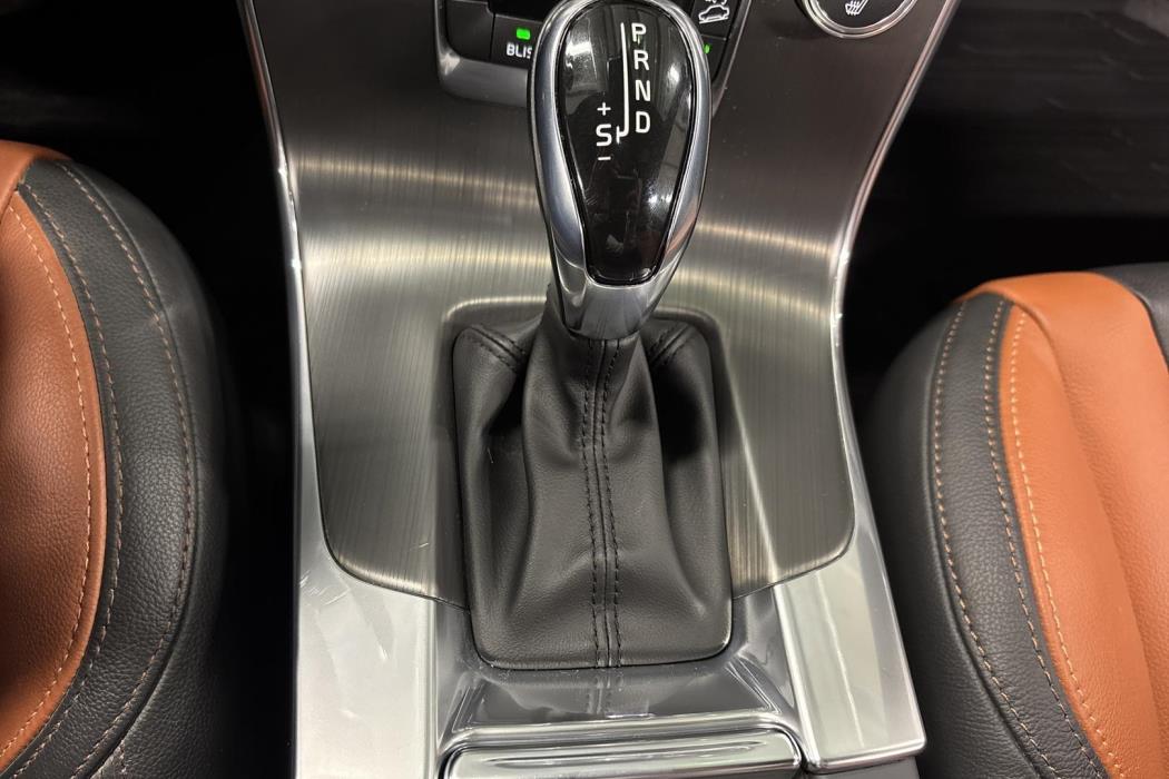 Volvo V60 Cross Country 2016