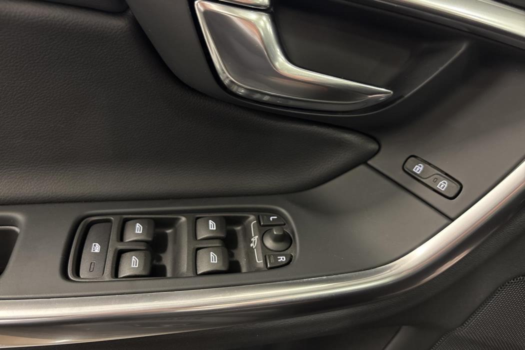 Volvo V60 Cross Country 2016