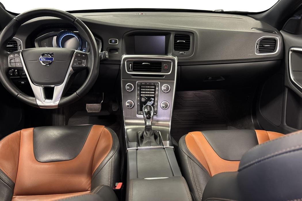 Volvo V60 Cross Country 2016