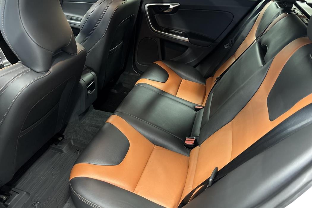 Volvo V60 Cross Country 2016