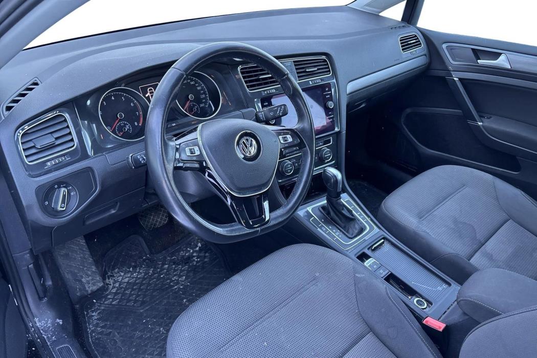 VOLKSWAGEN GOLF 2020