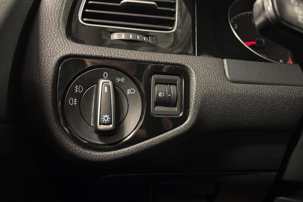 VOLKSWAGEN GOLF 2014