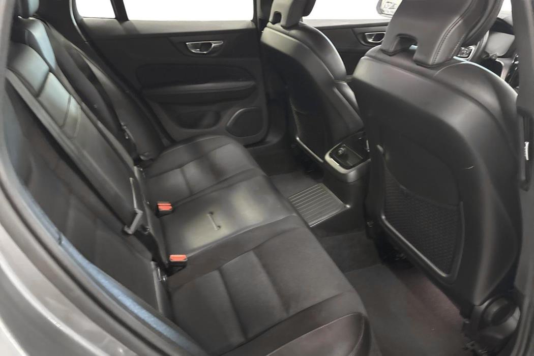 VOLVO V60 2020