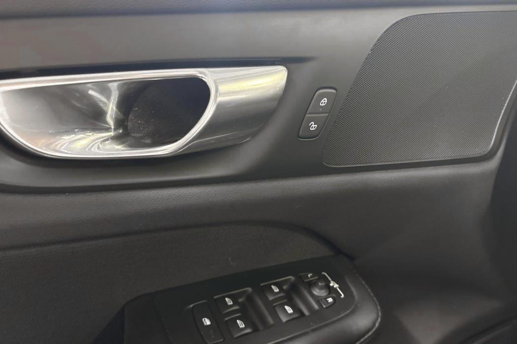 VOLVO V60 2020