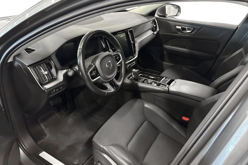 VOLVO V60 2020