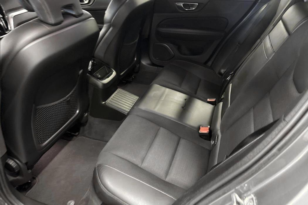 VOLVO V60 2020