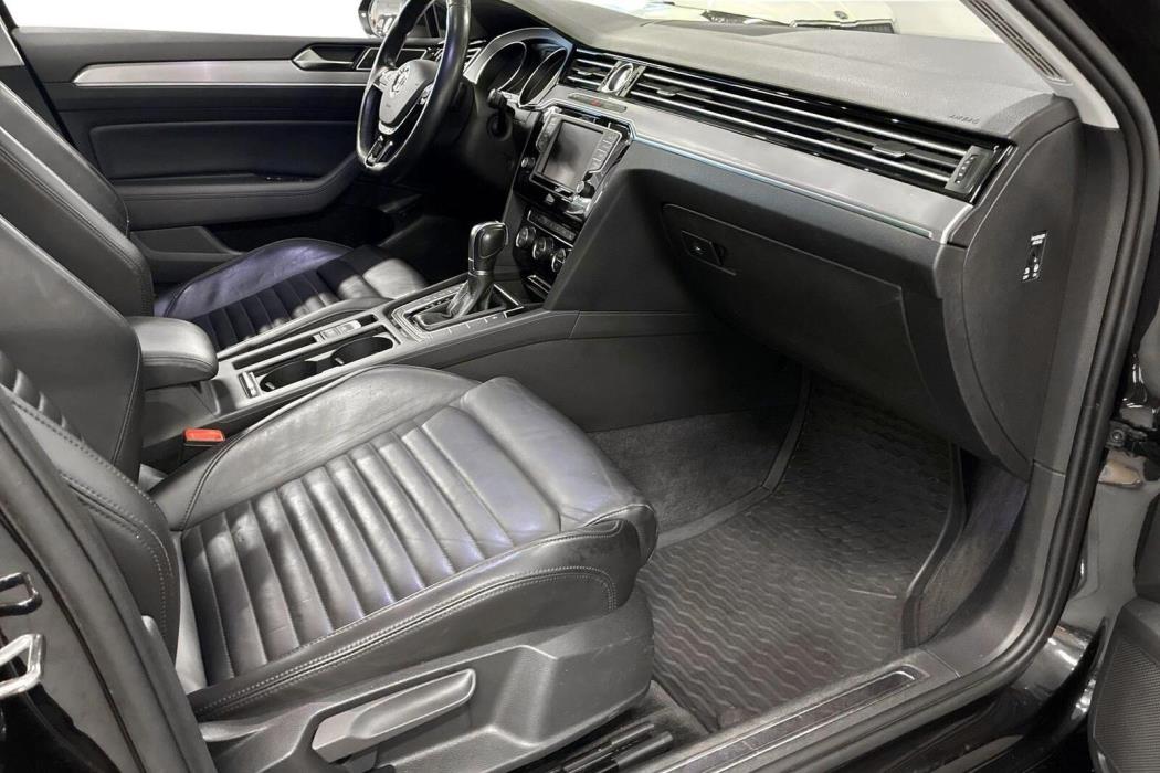 VOLKSWAGEN Passat 2016