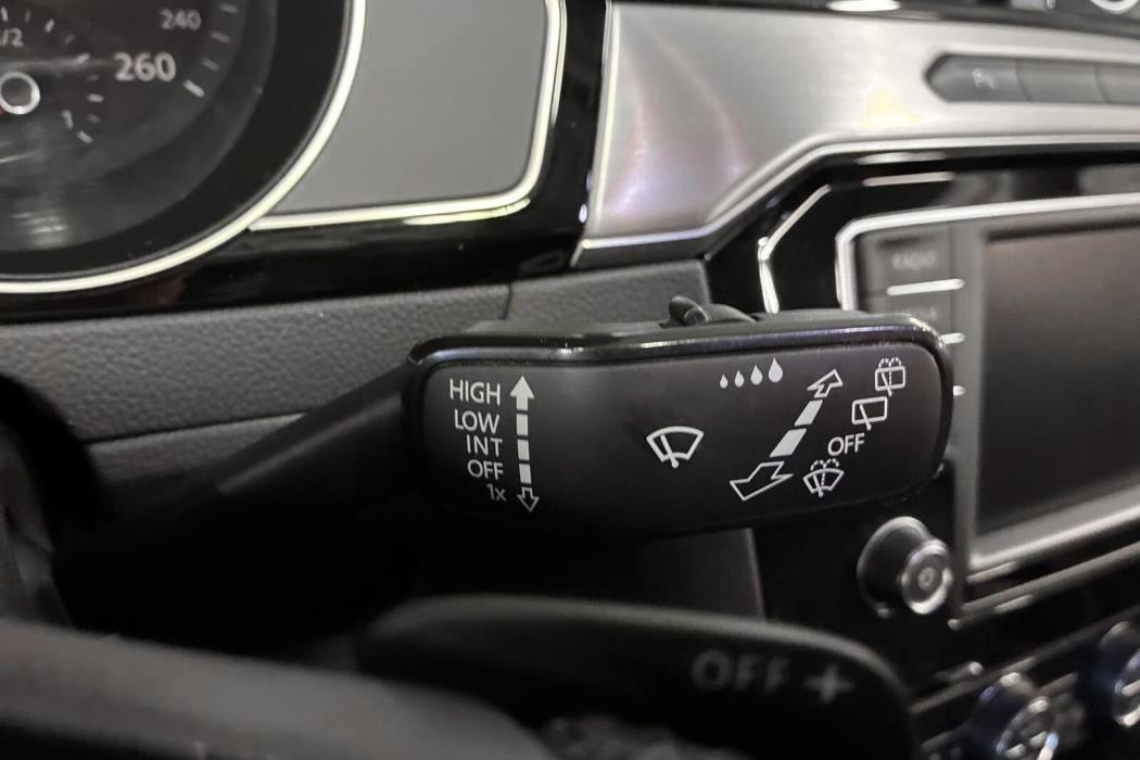VOLKSWAGEN Passat 2016