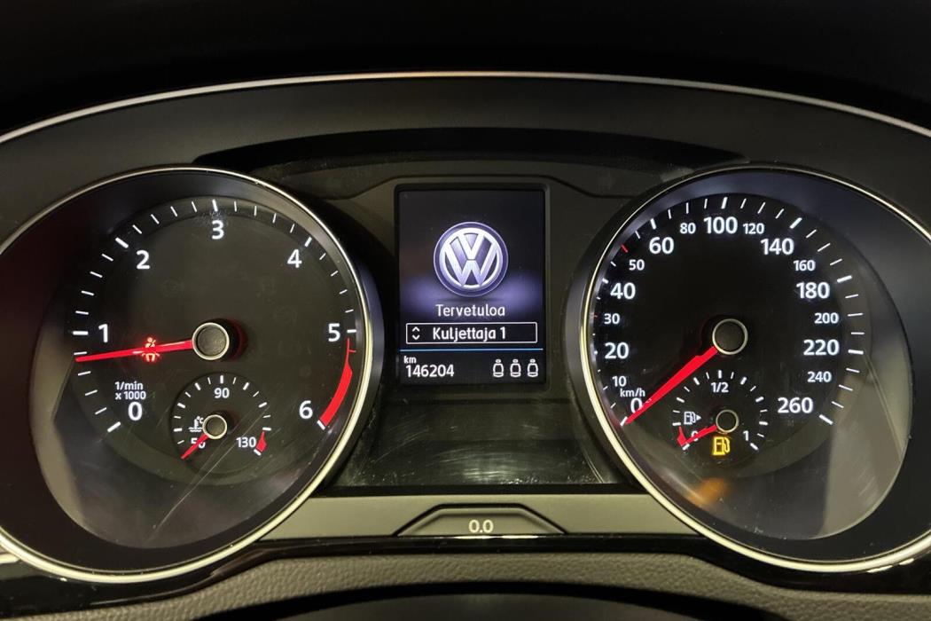 VOLKSWAGEN Passat 2016