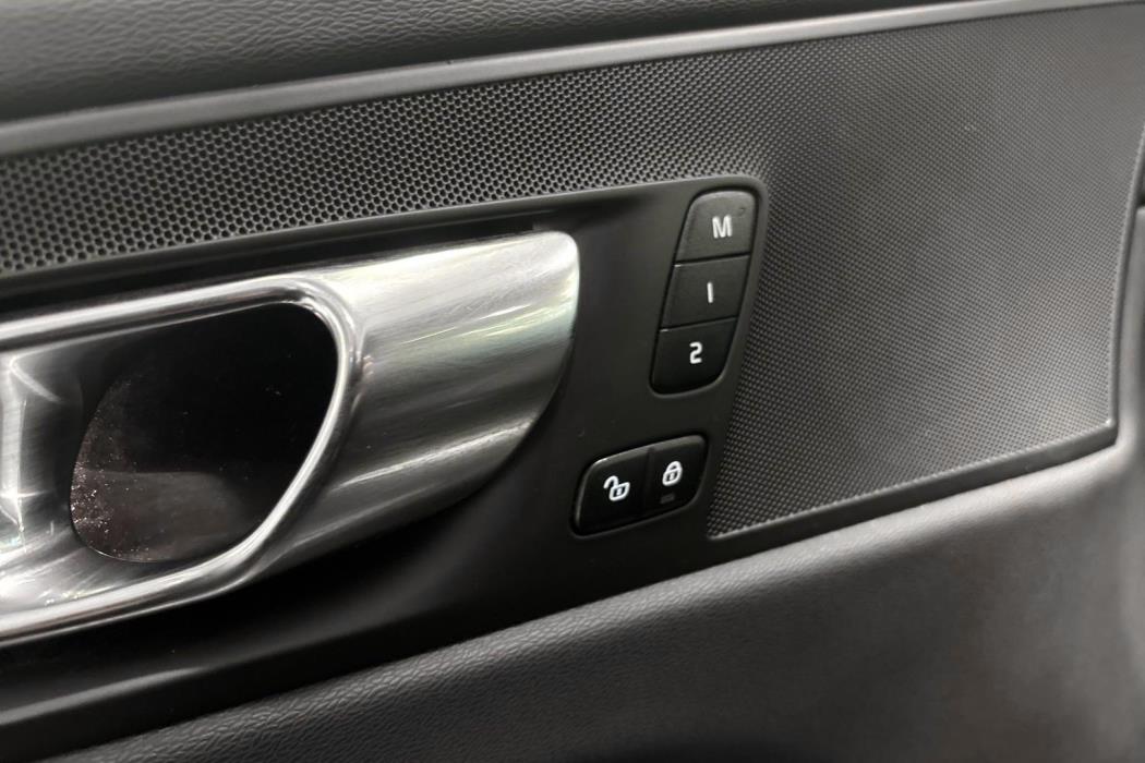 Volvo XC60 2021