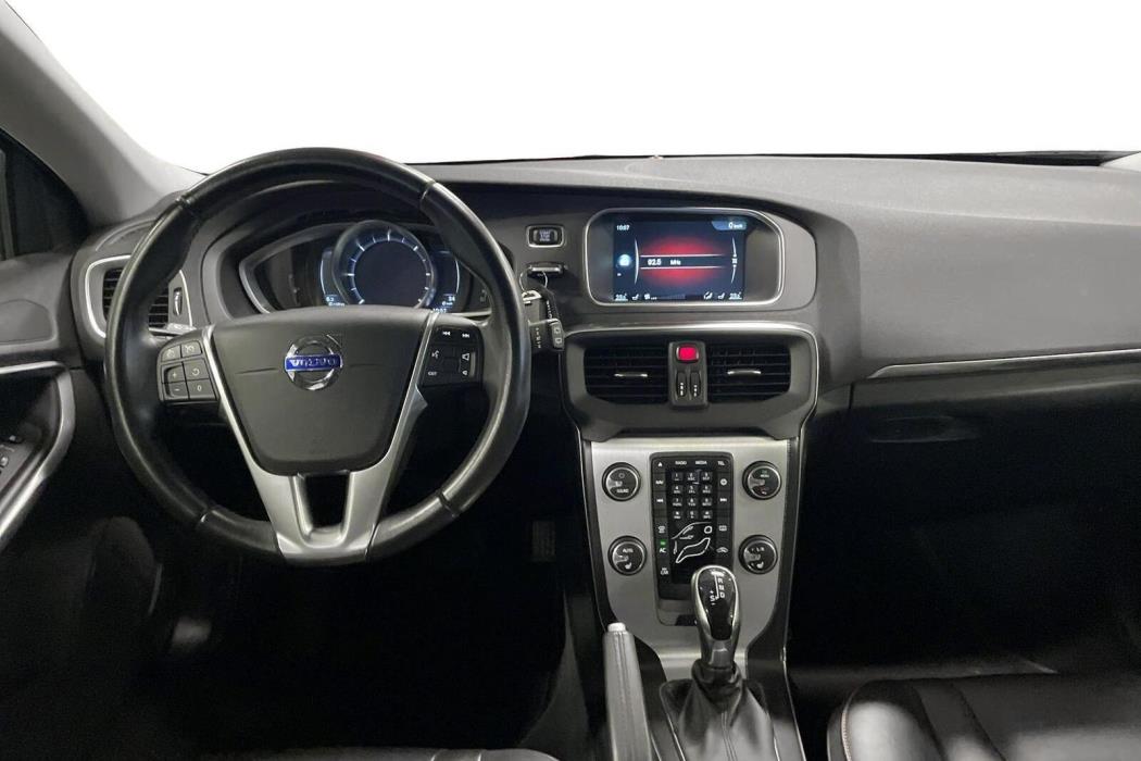 VOLVO V40 2014