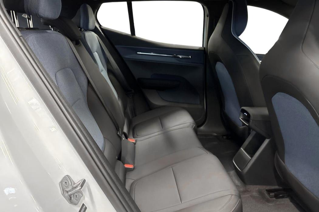 VOLVO EX30 2025