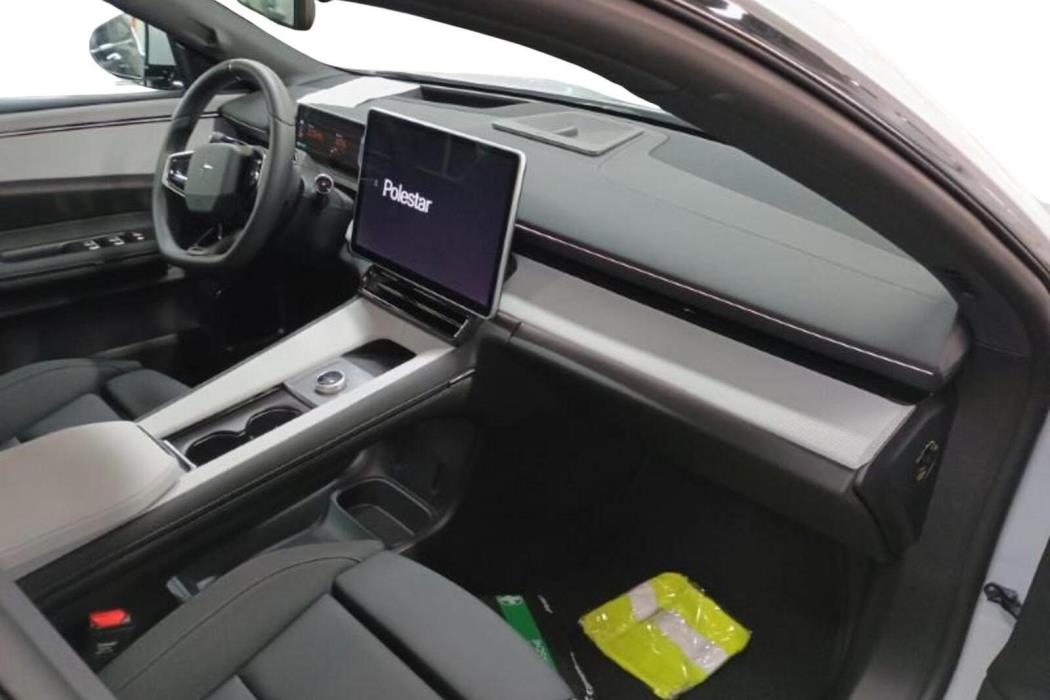 Polestar 4 2025