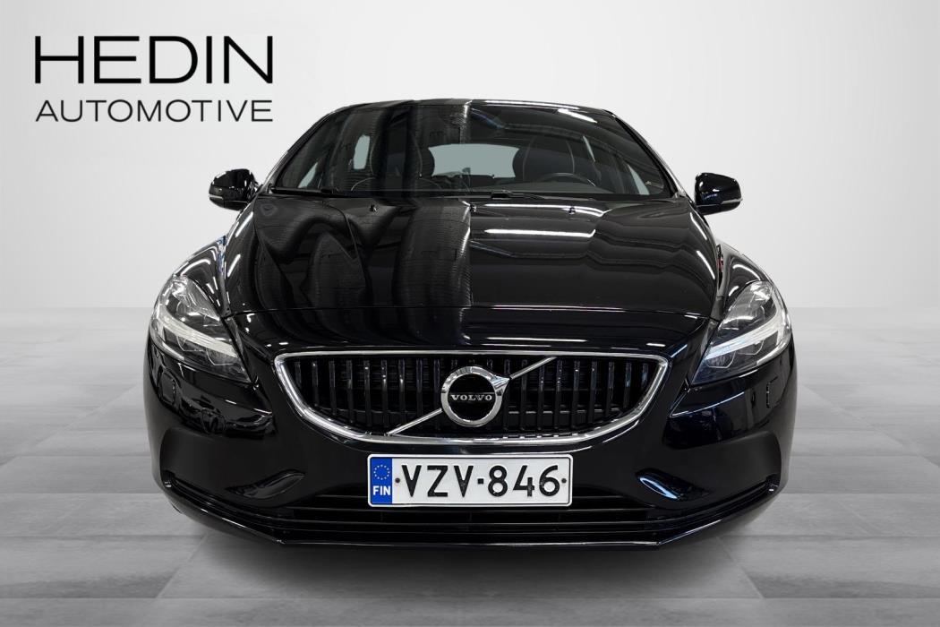 VOLVO V40 2018