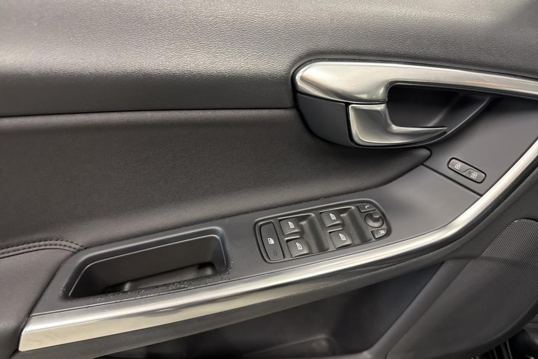 VOLVO S60 2012