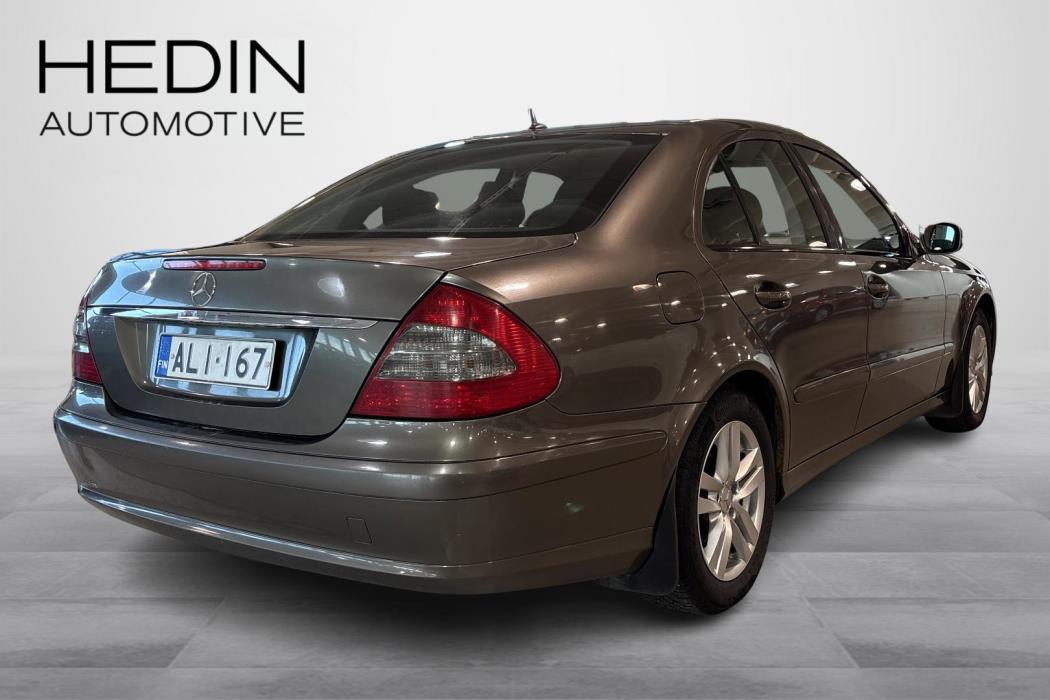 MERCEDES-BENZ E 2006