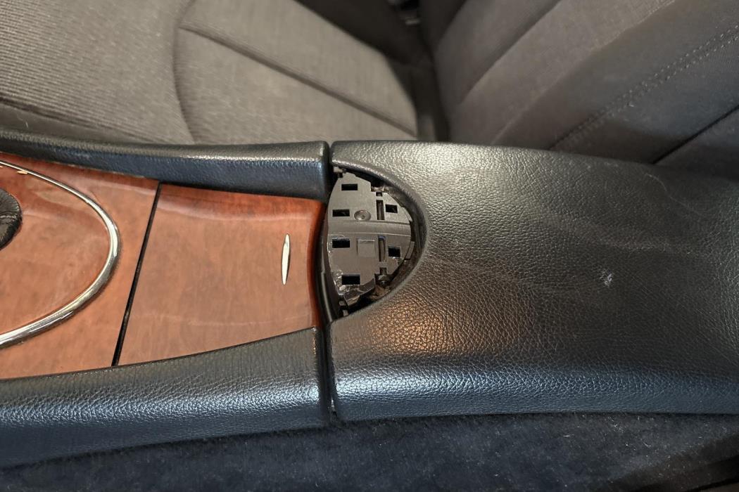 MERCEDES-BENZ E 2006