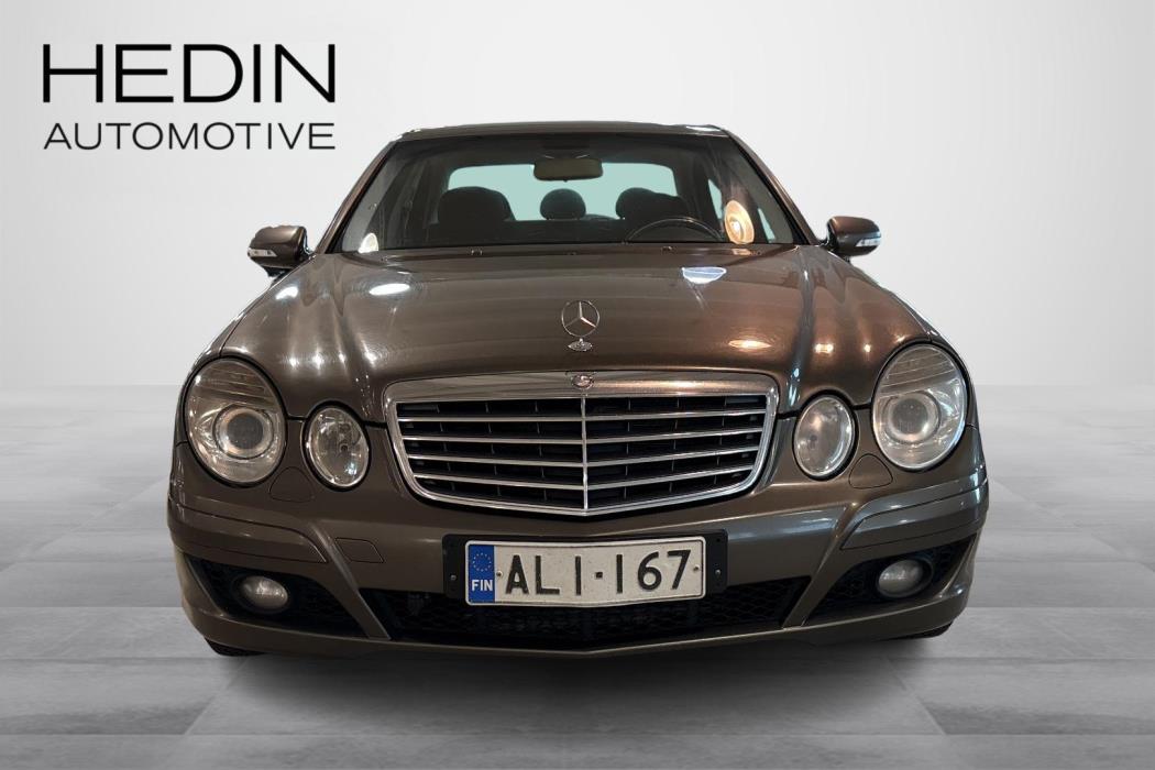 MERCEDES-BENZ E 2006