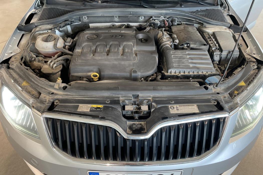 SKODA OCTAVIA 2016