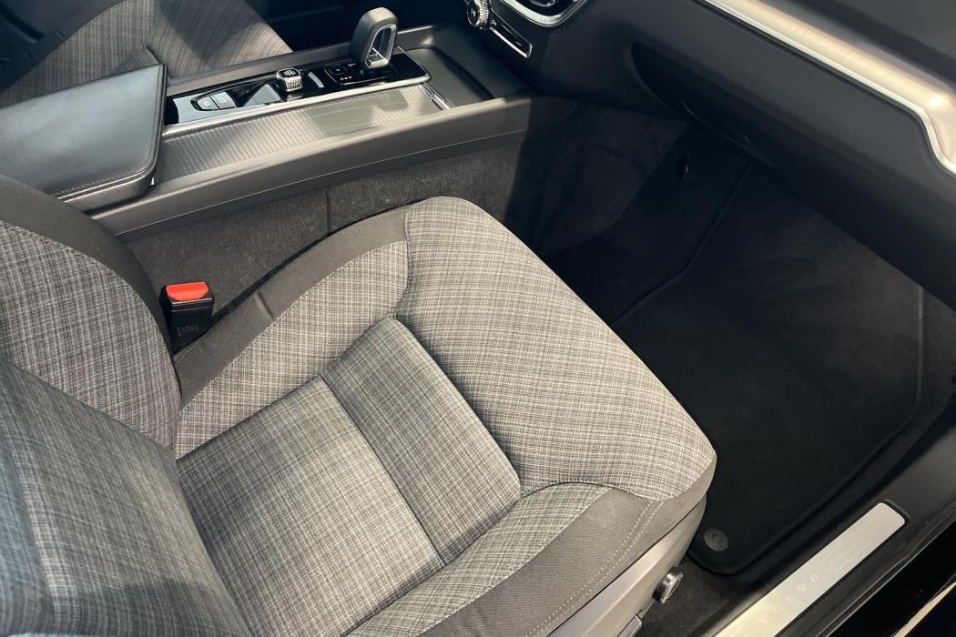 VOLVO V60 2022