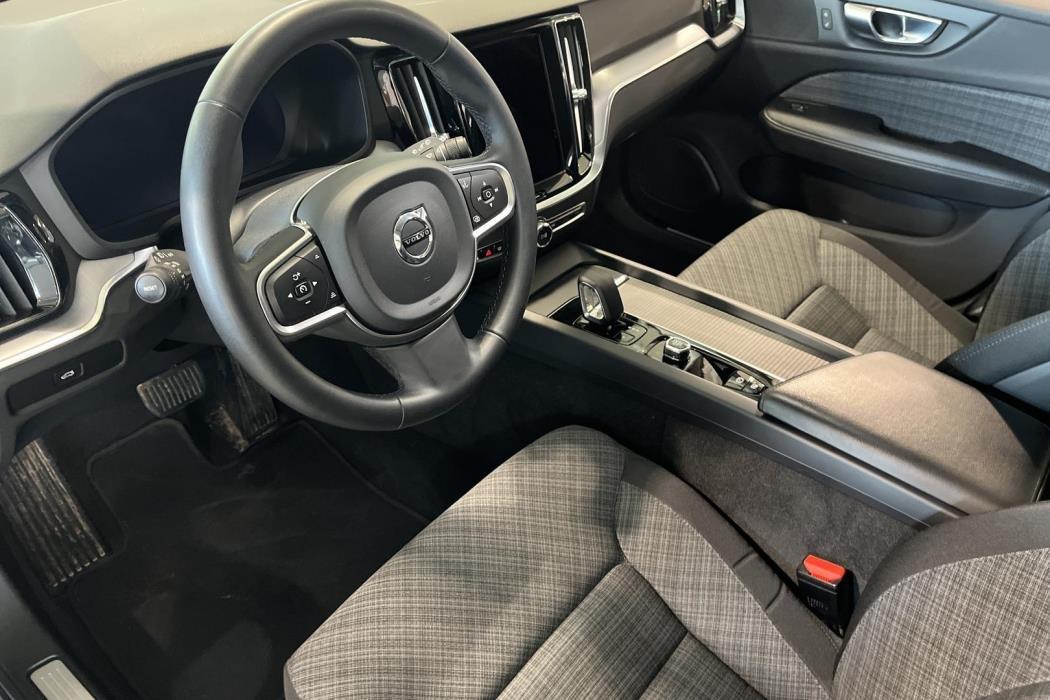 VOLVO V60 2022
