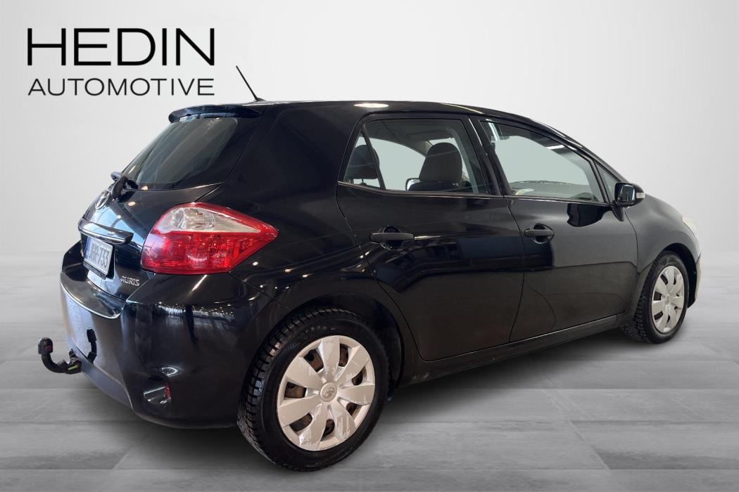 Toyota Auris 2011