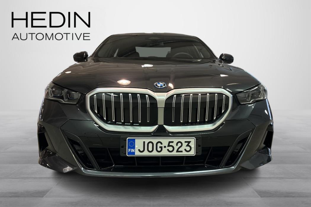 BMW 530 2025