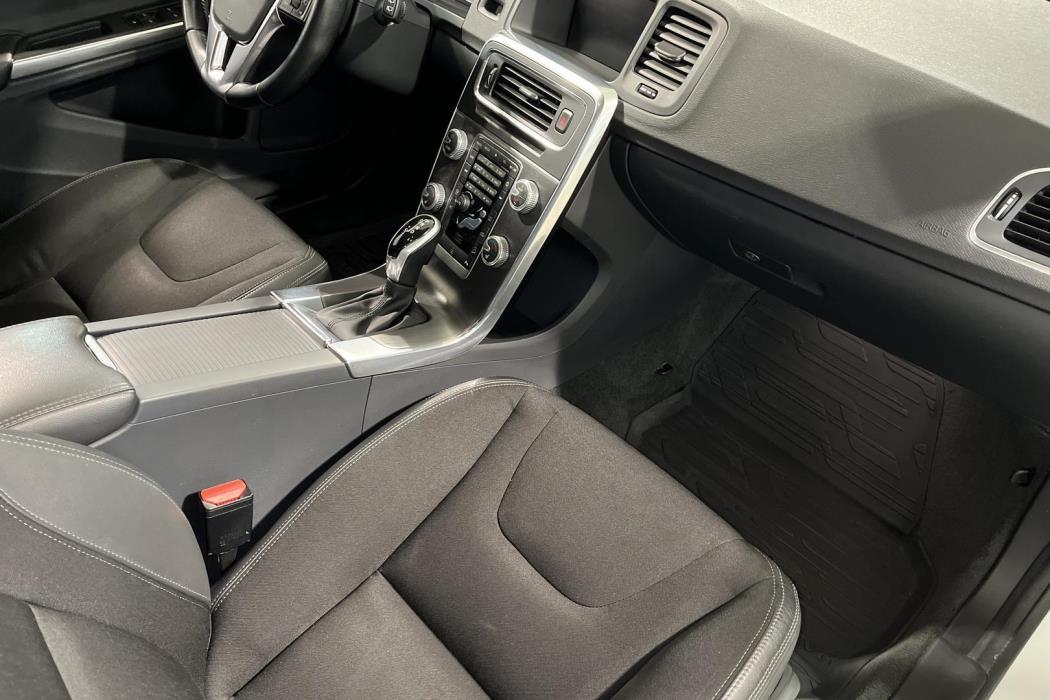 Volvo V60 Cross Country 2016