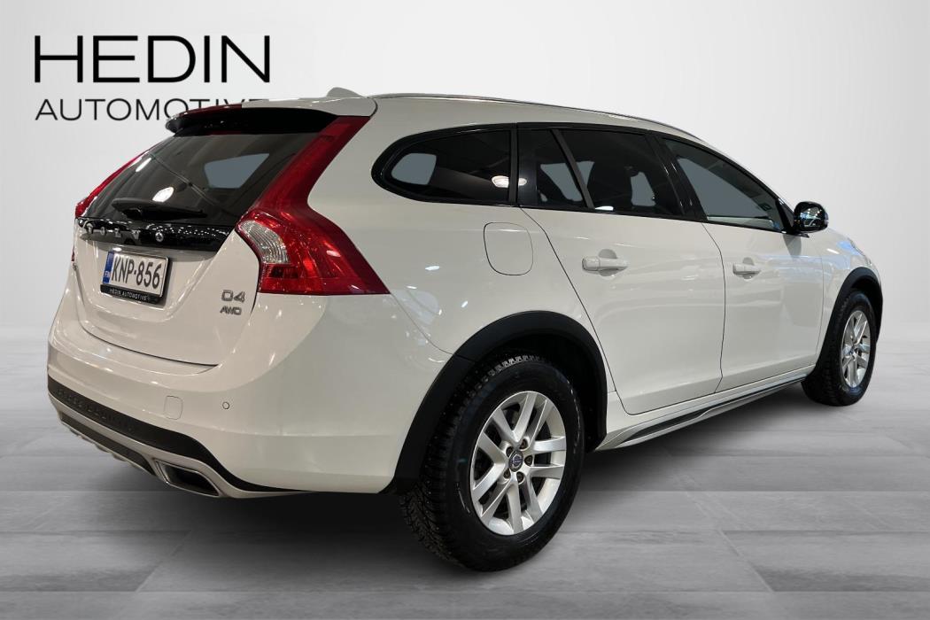 Volvo V60 Cross Country 2016