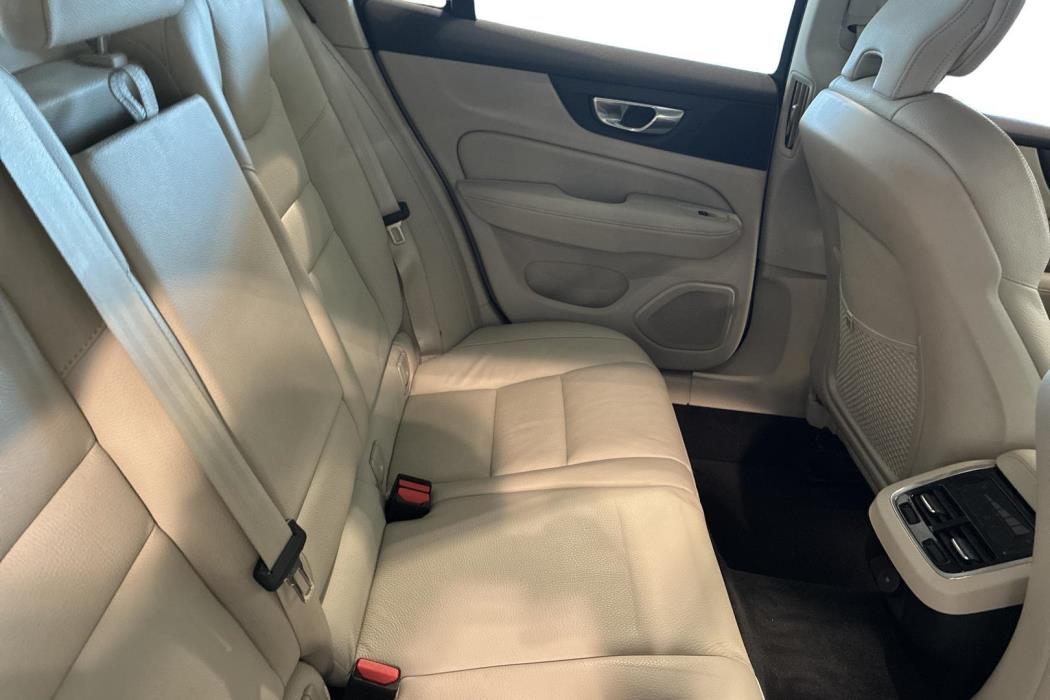 VOLVO V60 Cross Country 2023