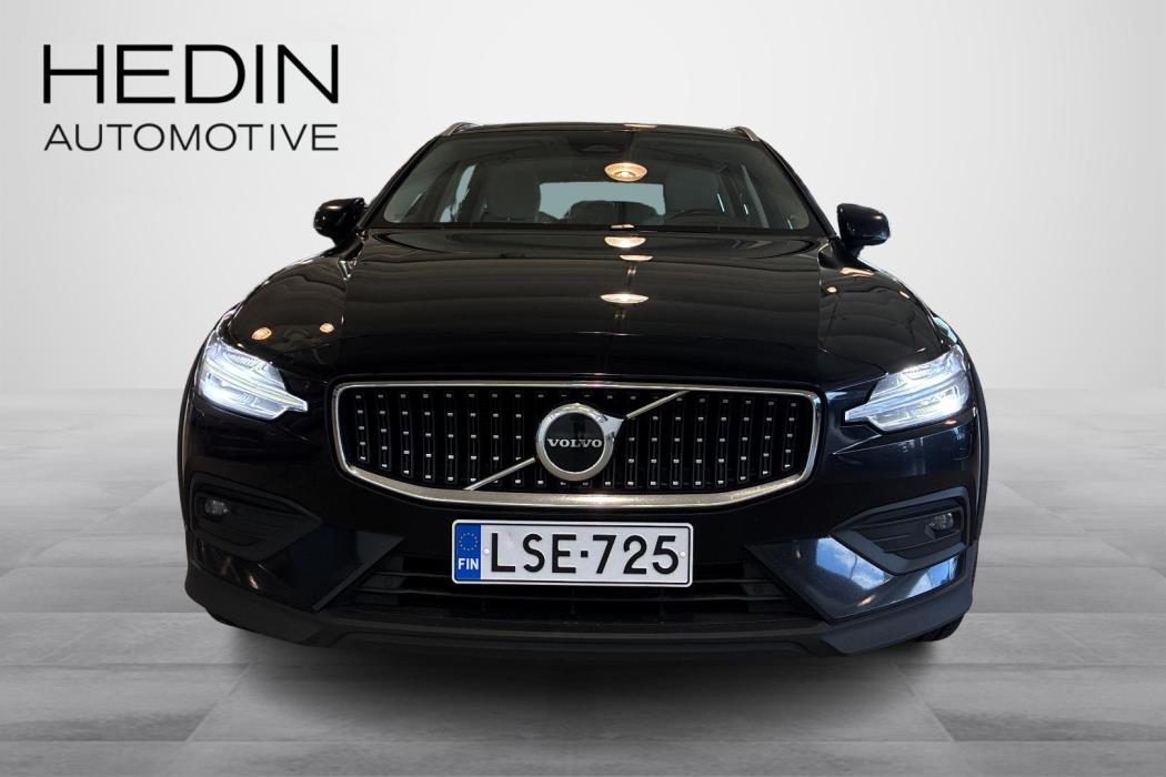 VOLVO V60 Cross Country 2023