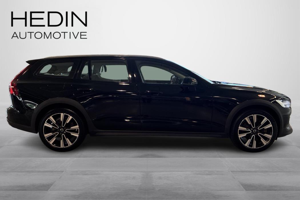 VOLVO V60 Cross Country 2023