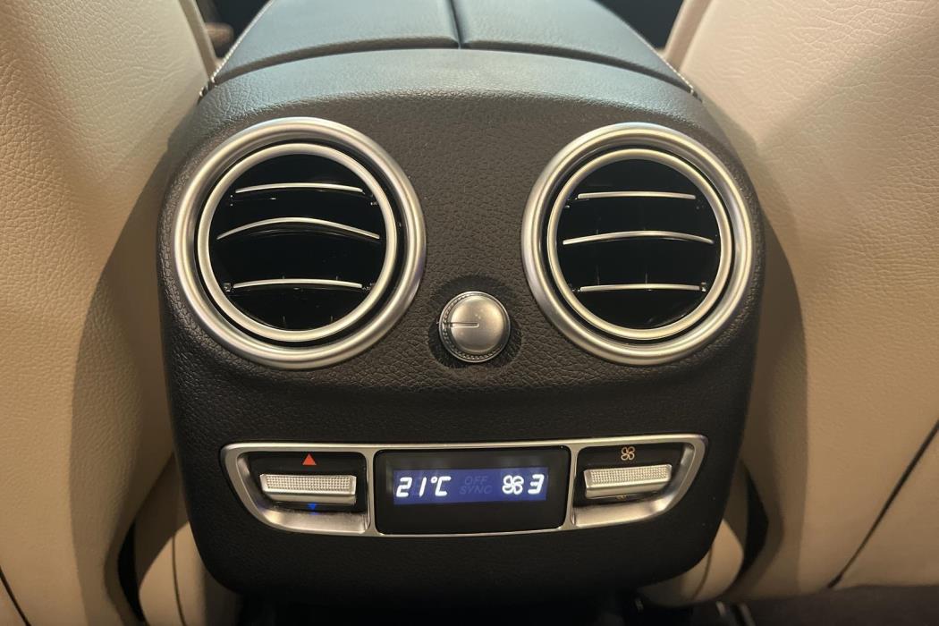 Mercedes-Benz EQC 2020