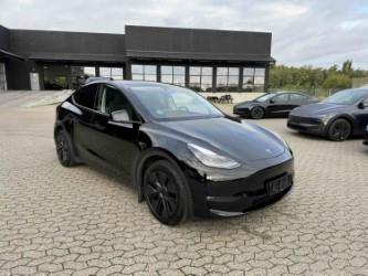 Tesla Model Y 2025