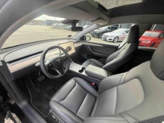 Tesla Model Y 2025