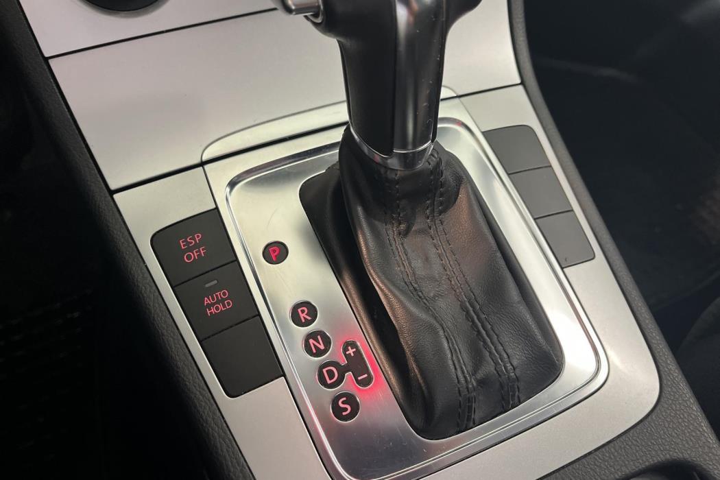 VOLKSWAGEN PASSAT 2008