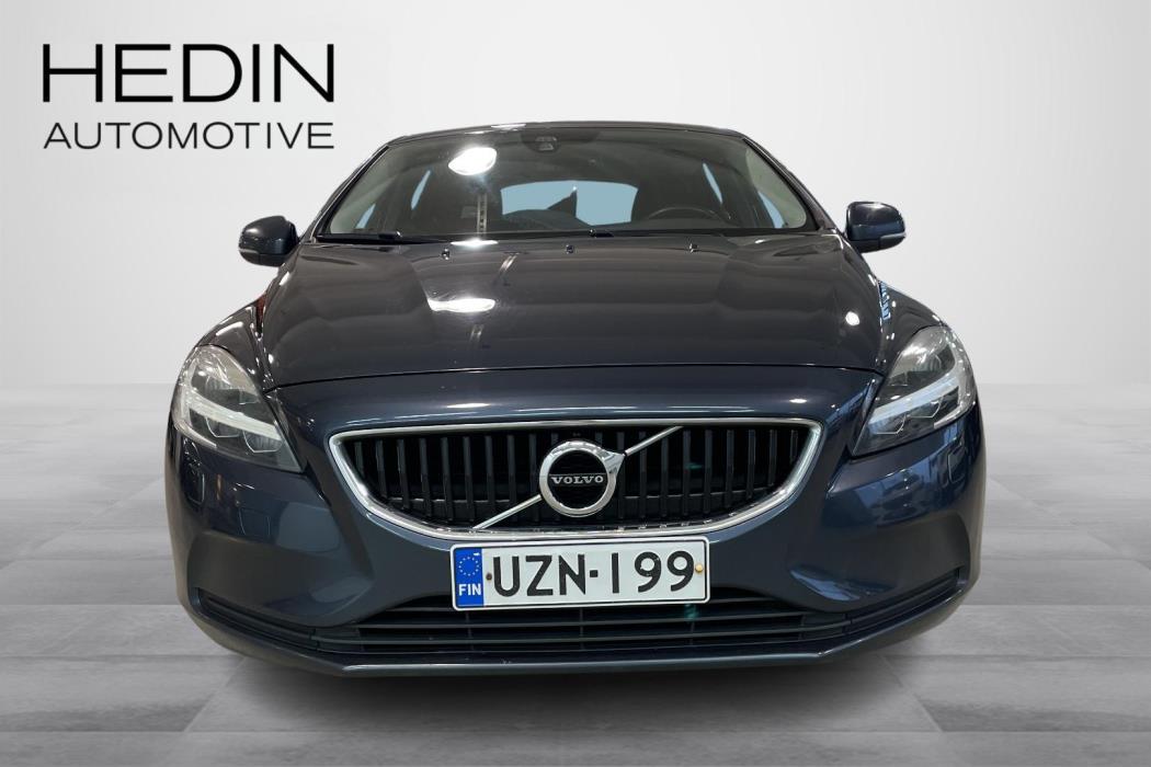 VOLVO V40 2016