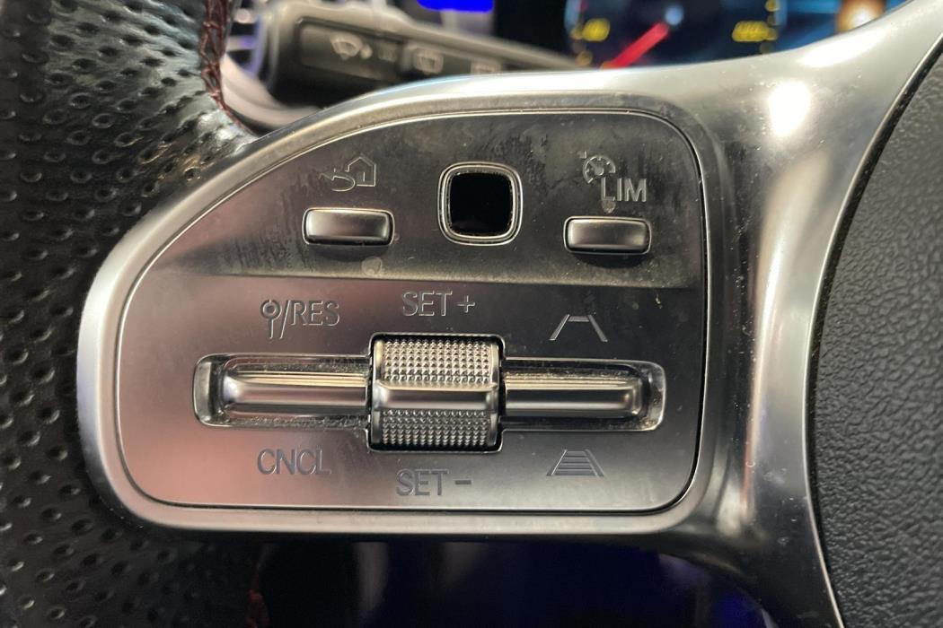 MERCEDES-BENZ A 2022