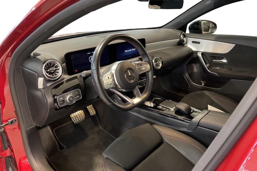 MERCEDES-BENZ A 2022