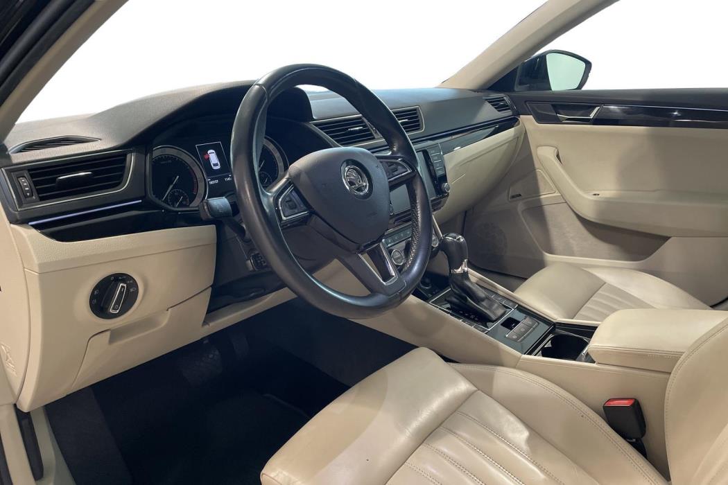 SKODA Superb 2016
